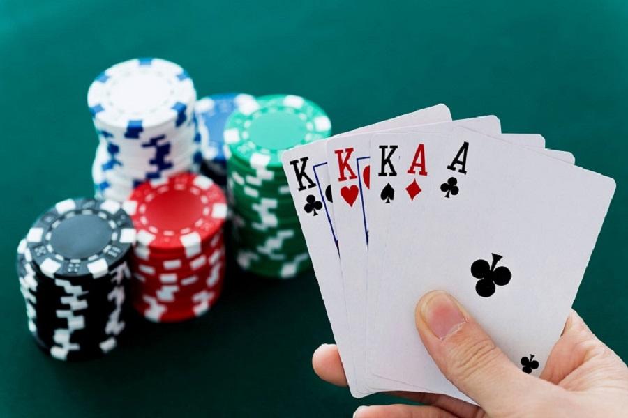 Thứ tự bài Poker xếp từ mạnh đến yếu